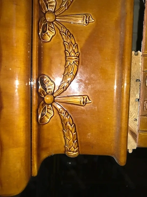 Wunderschöner alter Kachelofen Bild 3