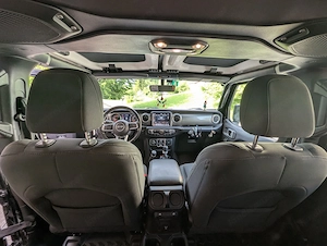 Jeep Wrangler Unlimited 2.0 GME Sahara 4 4 Aut.   272 PS   8-fach bereift Bild 7
