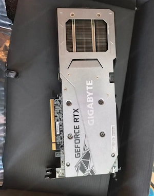 Gigabyte RTX 3060TI Bild 3