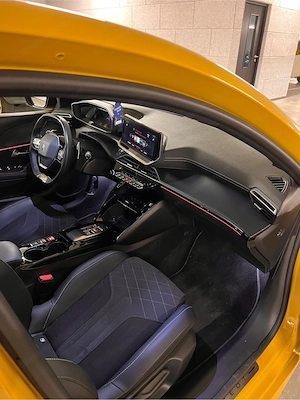 Peugeot 208 GT Pack Bild 8