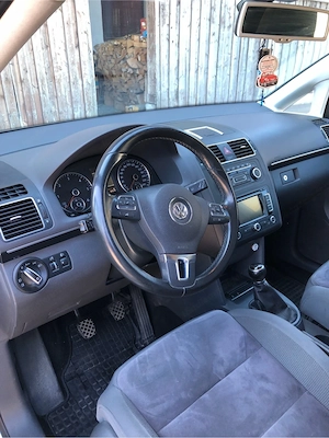 Volkswagen Touran Bild 2