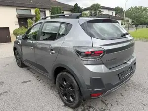 Dacia Sandero Bild 2