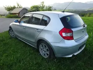 Bmw 118d mit neuem Pickerl Bild 4