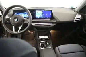 BMW 1er M Sport Design 120 120 kW (163 PS), Automatik, Frontantrieb Bild 8