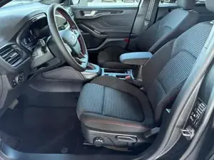 Ford Focus Turnier ST Line X 1.0 7AT / Winterpaket PDC VH + Kamer... Bild 7
