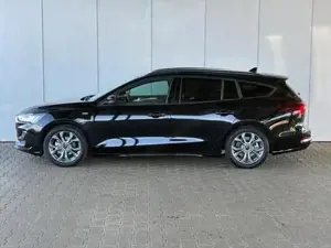 Ford Focus Turnier ST Line X 1.0 7AT / Winterpaket PDC VH + Kamer... Bild 2