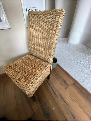 Rattanstuhl Bild 2