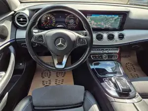 Mercedes-Benz E 220 Bild 15