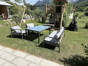 Gartenmöbel   Set bestehend aus Tisch und Sitzgruppe Bild 5