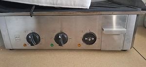 Elektro-Grillplatte aus Edelstahl. Bild 2