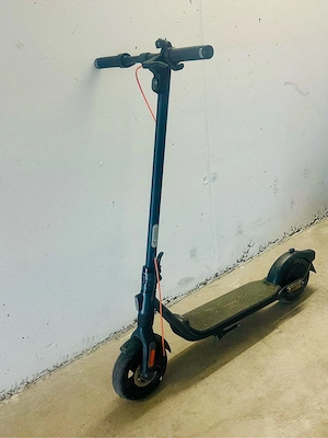 Ninebot Kickscooter F2 PRO Bild 5
