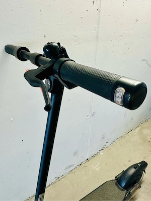Ninebot Kickscooter F2 PRO Bild 4