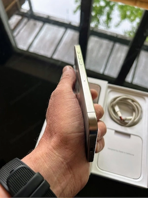iPhone 15 Pro Max 256 GB Bild 6