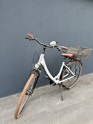 Cityrad in Top-Zustand   sofort fahrbereit inkl. Korb Bild 2