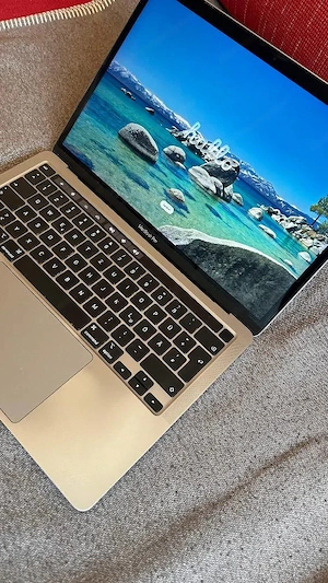Apple MacBook Pro 13" mit TouchBar - M1 Chip - Top Zustand