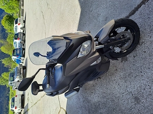 Yamaha X-Max 250 Bild 2
