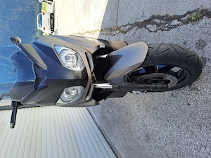 Yamaha X-Max 250 Bild 3