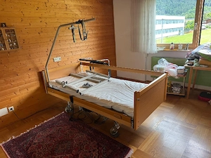 Pflegebett gegen Selbstabholung zu verschenken  Bild 2