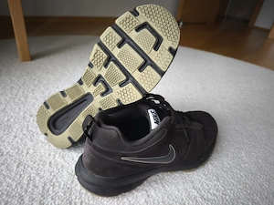 NIKE T-LITE XI Sportschuh Sneaker Größe 44 (43) Herren Bild 5