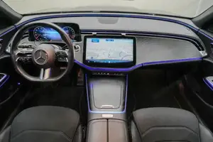 Mercedes-Benz E 300 de 4MATIC mit EQ Hybrid Technologie T-Modell Bild 7