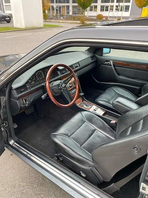 Mercedes-Benz W124 300-24V Coupe Bild 4