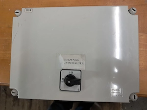 Elektroverteilerkasten mit Schalter Bild 2