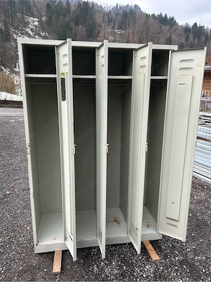 Spind   Metallschrank Bild 2