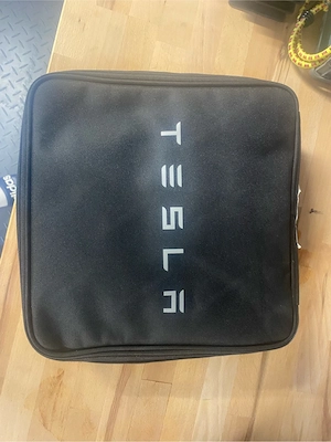 Tesla Ladekabel unbenutz  Bild 2