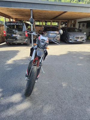 Beta RR 4T 125 LC 2021 Black Supermoto Bild 4