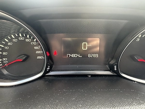 Peugeot 308 1.6 BlueHdi Bild 2