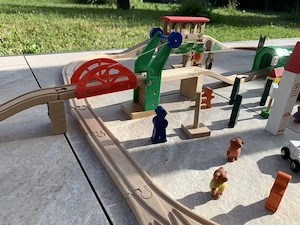 Große Holzeisenbahn- sehr viele Teile Bild 3