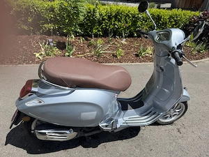 Verkaufe Vespa Primavera 50ccm mit 4 Takt Motor   Glossy Grey Bild 3