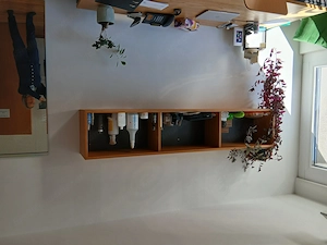 schöne stabile Wandregale, 