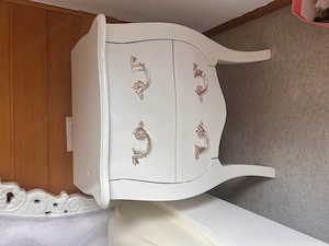 Doppelbett mit Nachtische  Bild 2