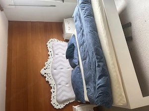 Doppelbett mit Nachtische 