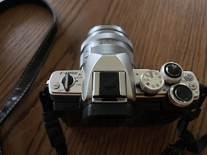 Schnäppchen - Olympus OM-D E-M10 Mark II Bild 2