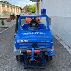 rolly toys unimog tretauto trettraktor polizei kinder fahrzeug  Bild 2