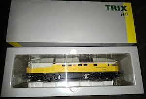 Trix Diesellok 233 493 der DB Bahnbau Gruppe H0 Bild 6