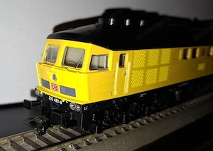 Trix Diesellok 233 493 der DB Bahnbau Gruppe H0 Bild 4