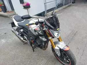 Yamaha Fazer FZ1N Bild 2