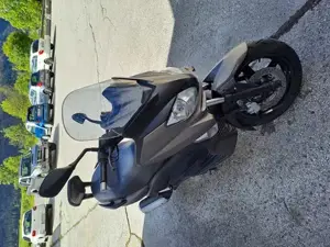 Yamaha X-Max 250 Bild 4