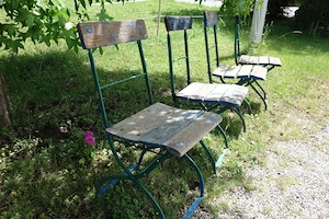 Dekorative alte Gartenstühle Bild 3