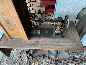 alte Nähmschine Deko Bild 2