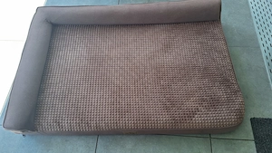 Verkaufe Tolles Hundebett, Leine und Napf Bild 2
