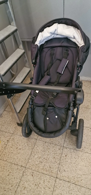 Babywagen mit Wanne