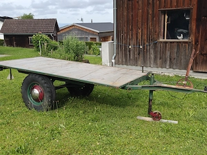 stabiler Traktorhänger mit vielen Verwendungsmöglichkeiten Bild 3