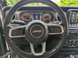 Jeep Wrangler Unlimited 2.0 GME Sahara 4 4 Aut.   272 PS   8-fach bereift Bild 9