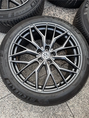 VW ID.4 Alufelgen auf Winterreifen Bild 4