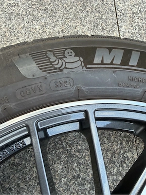VW ID.4 Alufelgen auf Winterreifen Bild 6