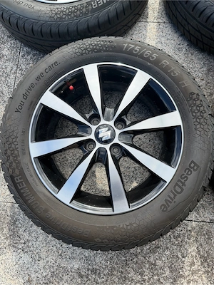 Suzuki Sommerreifen auf Alufelgen Bild 4
